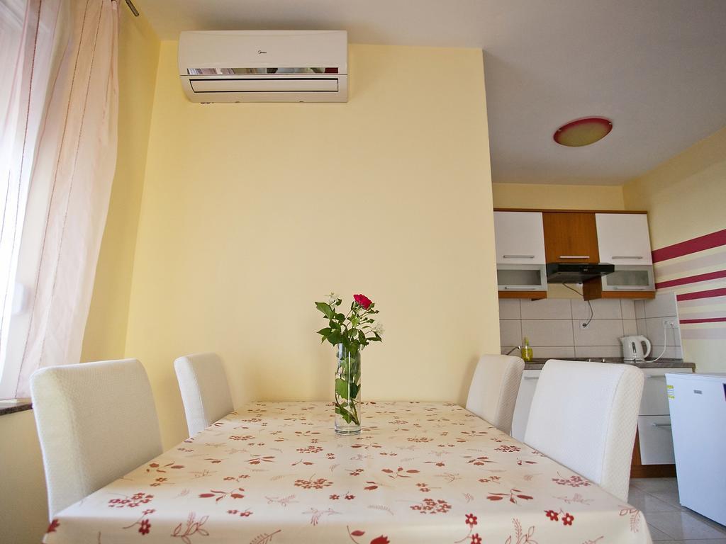 Apartment Zadar Diklo Borik Vir Quarto foto