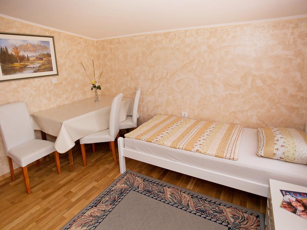 Apartment Zadar Diklo Borik Vir Quarto foto